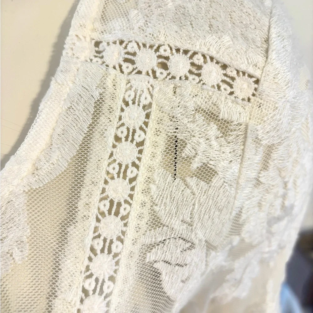 MINKPINK White Lace Mesh Top - Picture 3 of 11